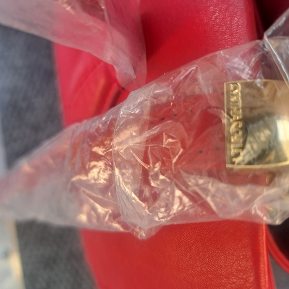 NWOT Cynthia Rowley 100% leather bag. - Picture 13 of 14